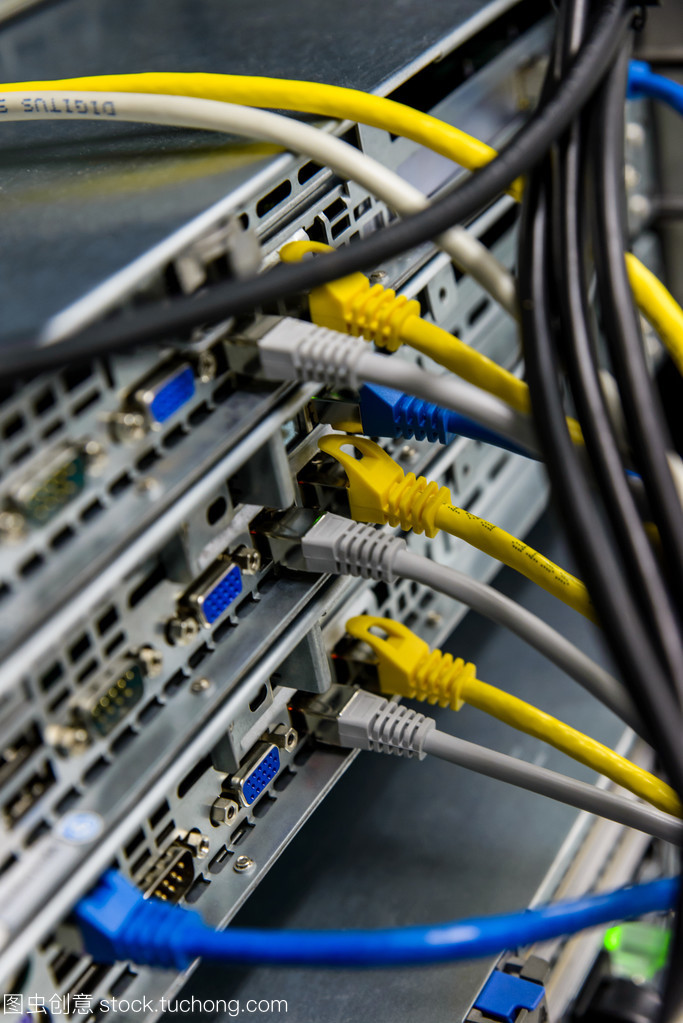 網絡交換機與以太網電纜在汽車配件中的應用與前景